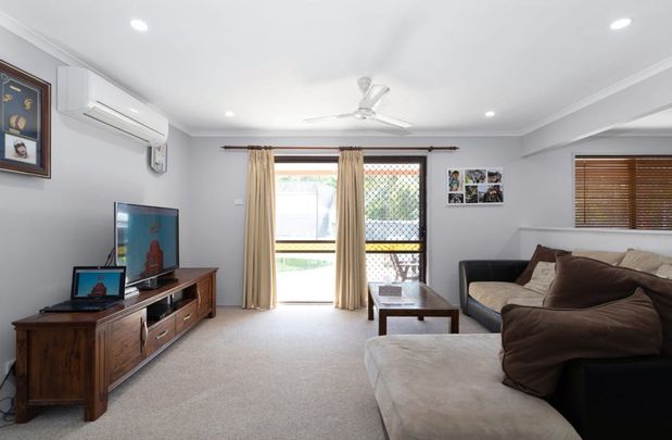 Spacious Family Home in Prime Andergrove Location&excl; - Photo 1