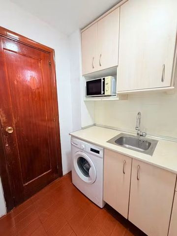 Calle de la Infanta Mercedes, Madrid, Community of Madrid 28020 - Photo 4