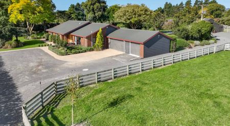 LONGLANDS - 4 BEDROOMS - Photo 2