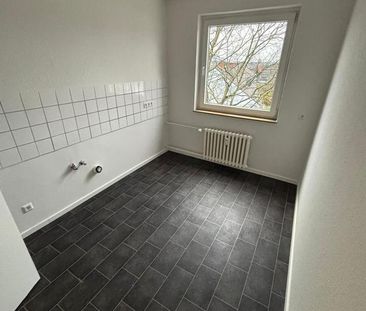 **Frisch Renoviert** Perfekt geschnittene 3-Zimmerwohnung MIT BALKO... - Photo 4