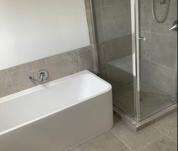 Near new townhouse ! - Photo 1