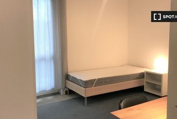 milan, Lombardy 20122