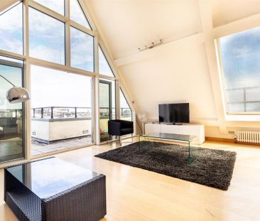 2 bedroom penthouse to rent - Photo 2