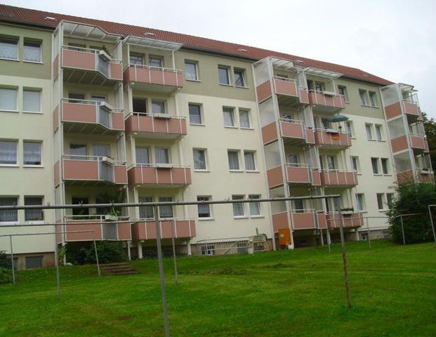 schöne helle möblierte Wohnung mit Balkon - Photo 1