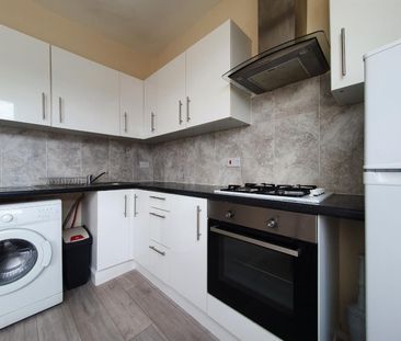 Clarence Road, London E5 - Photo 3
