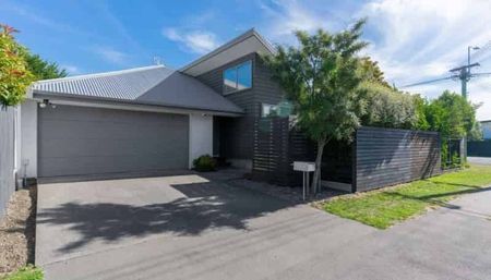 ST ALBANS - THREE BEDROOM, TWO BATHROOMS, DOUBLE GARAGE - Photo 4