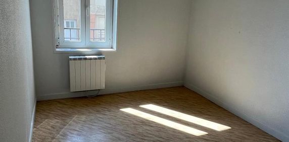Location Appartement 2 pièces 26m² CLERMONT FERRAND 63000 - Photo 2