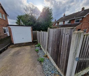 3 bedroom semi-detached house to rent - Photo 4