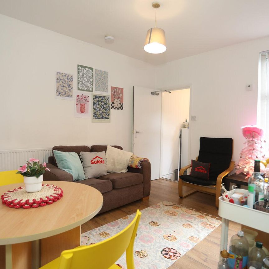 Montague Road (3 bed) - Photo 1