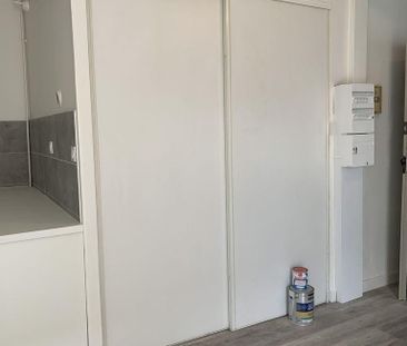 Location Appartement 1 pièce 25m² BOURG LES VALENCE 26500 - Photo 5