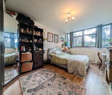 2 Bed Flat, Holly Tree Close, SW19 - Photo 2