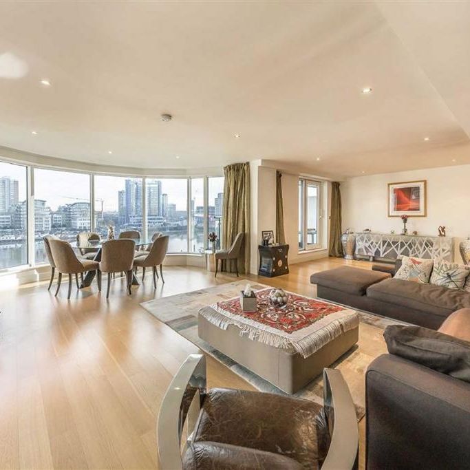 3 bedroom flat to rent - Photo 1