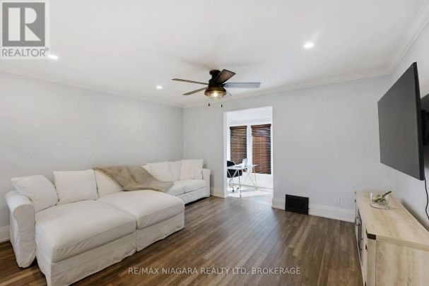 35 LOWELL AVENUE - Photo 1