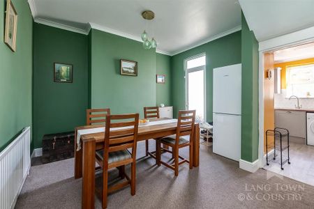 3 bedroom terraced house to rent - Photo 5