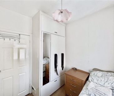 South Countess, London - Photo 1