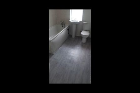 Room in a Shared House, Gresham Road, E16 - Photo 3