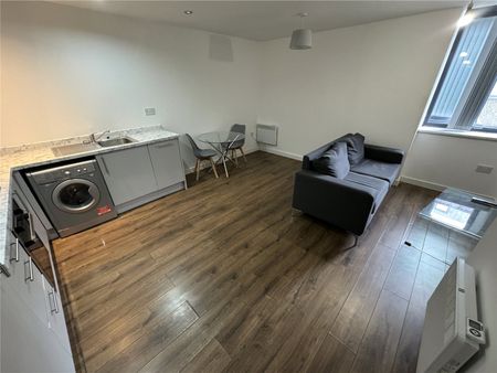 1 bedroom Flat To Rent - Photo 2