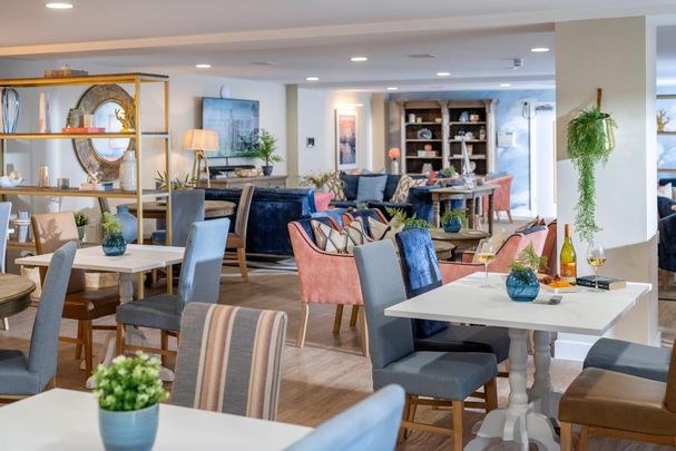 2 bedroom retirement property to rent - Photo 1