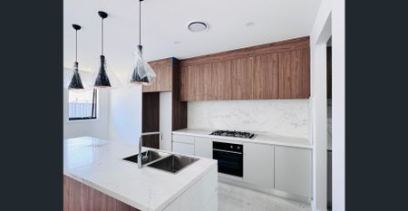 Stunning Duplex Home with Ducted Air & Alfresco - Photo 2