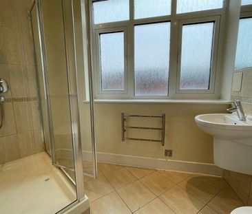 Goldsworth Road, Woking, Surrey, GU21 6JY - Photo 6