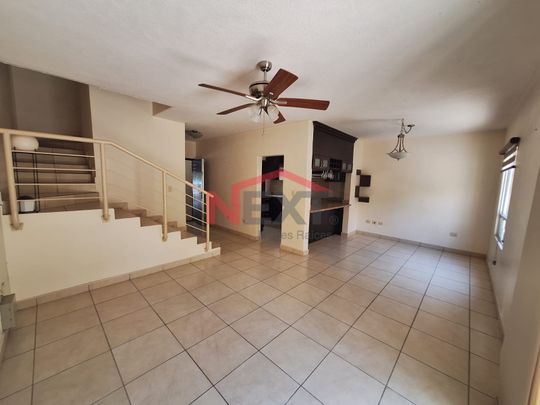 CASA EN RENTA AL SUR EN FRACC. PRIVADO - Foto 1