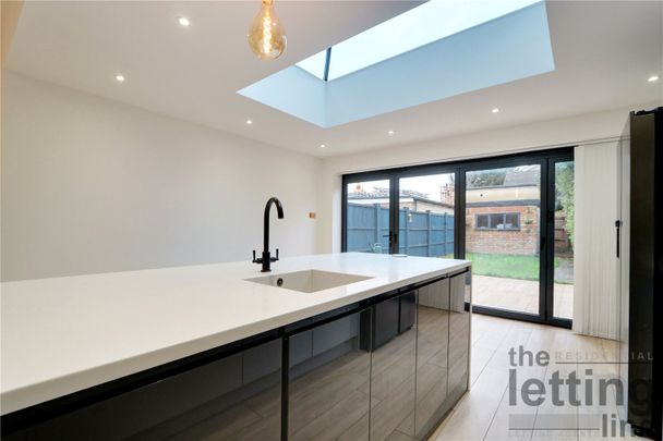 Browning Road, Enfield, Middlesex, EN2 0EW - Photo 1