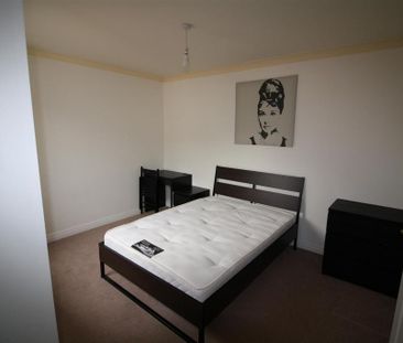 4 bedroom private hall to rent - Photo 6