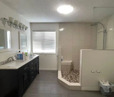 11438 76 Ave NW, Edmonton, AB — Room 4 - Photo 5