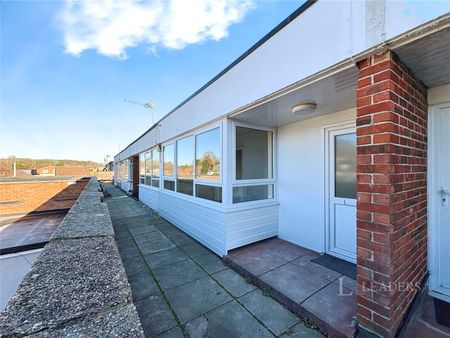 2 bedroom apartment to rent Milton Road, Cowplain, Waterlooville, Hampshire, PO8 - Photo 5