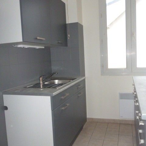 Location Appartement 2 pièces 45m² ELBEUF 76500 - Photo 1