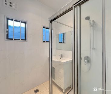 5 MIN WALK TO SEFTON HIGH SCHOOL - Photo 4