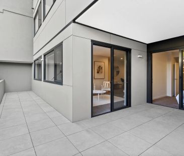 Flawless modern comfort and convenience - Photo 2