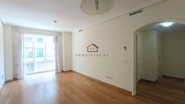 Piso de alquiler en Calle del Hierro, Legazpi - Photo 1