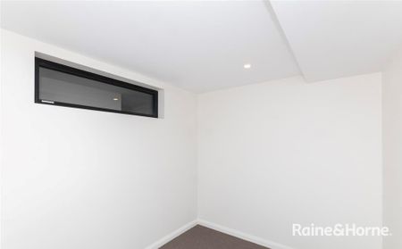 Price Reduction - Stylish 2 Bedroom Apartment - Photo 2