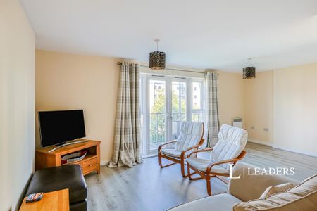 2 bedroom flat to rent - Photo 2