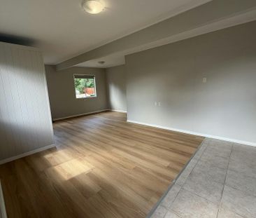 Studio Style Living! - Photo 4