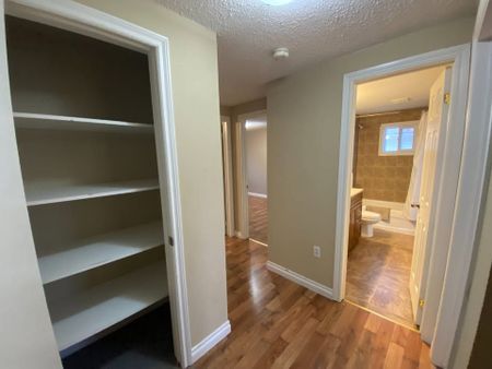 For Lease - 62 Corbett Drive, Barrie, Ontario - Photo 2