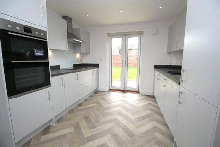 3 bedroom detached house to rent - Photo 3