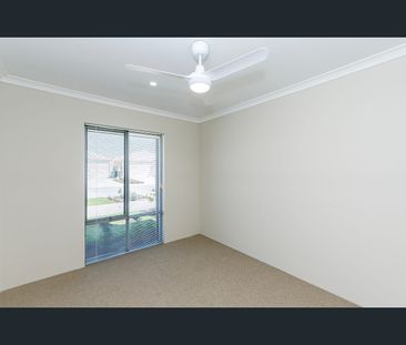 27 Troubridge Approach, Eglinton, WA 6034 - Photo 3