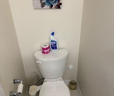 For Lease - 27 Ariel Road Unit# Main, Brampton, Ontario - Photo 6