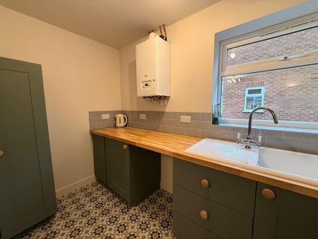 2 bedroom semi-detached bungalow to rent - Photo 5