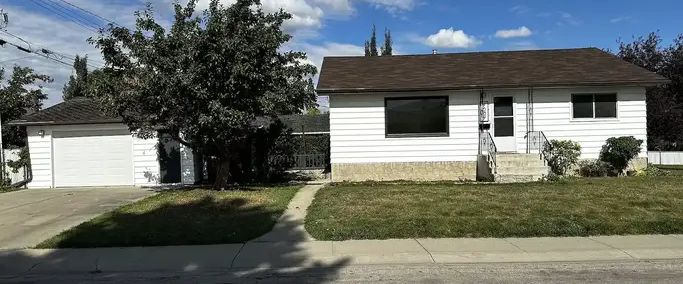 Renovated 3 bdr + den, 2 Washroom, full house | 4004 106 Avenue Northwest, Edmonton - Photo 1