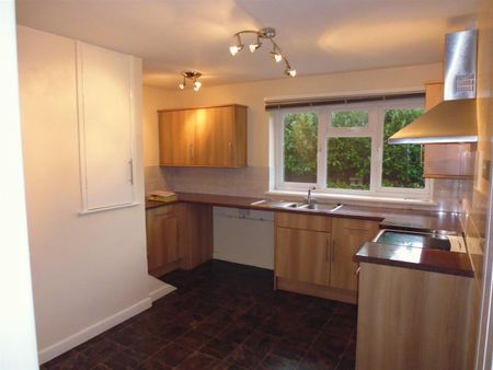 Cedar Drive, Dursley - Photo 3