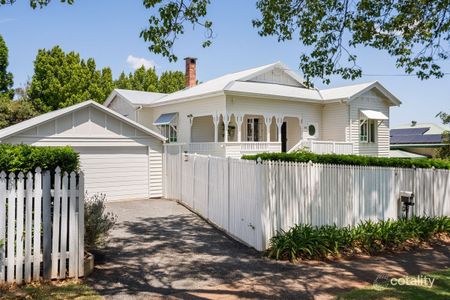 202 Perth Street, South Toowoomba QLD 4350 - House For Rent | Domain - Photo 2