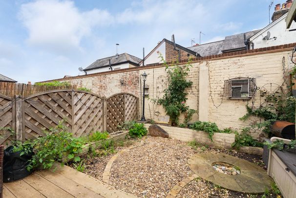 Ansell Road, Dorking, RH4 - Photo 1