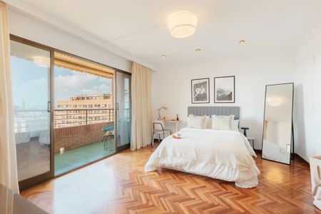 Plaza Mestre Ripoll, Valencia, Valencian Community 46022 - Photo 5