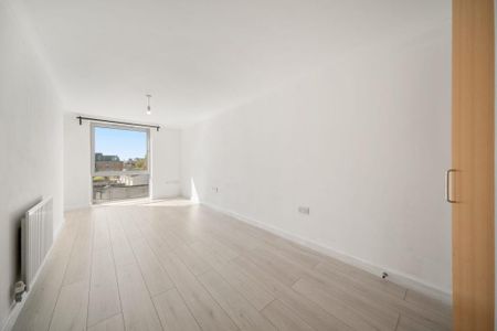 2 bedroom flat to rent - Photo 3