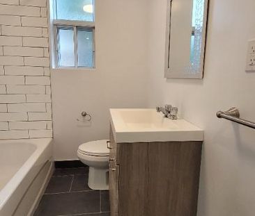 Wow! 3.5 complètement restructuré et réisolée-DISPONIBLE! - Photo 2