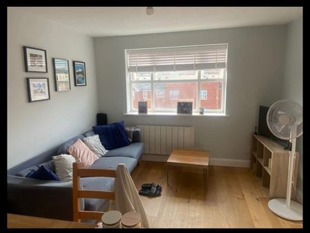 1 Bed Flat, Henry Doulton Drive, SW17 - Photo 2