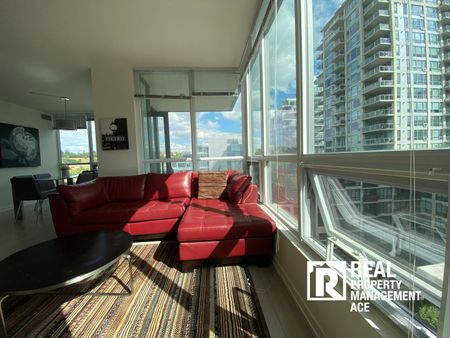 Executive Furnished 2 Bed + 2 Bath / City Views / Waterfront Outlook / Eau Claire - Photo 2